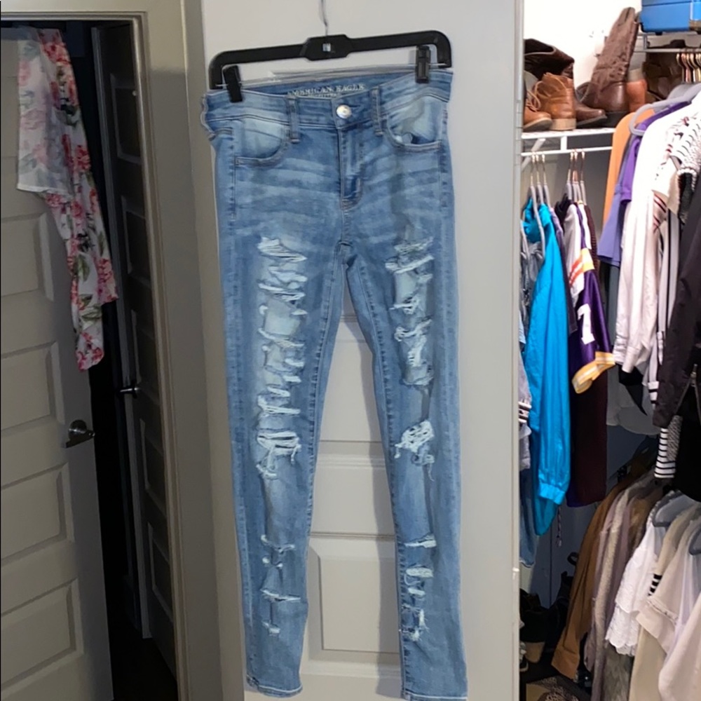 sz 4 extreme distress American Eagle skinny jeans